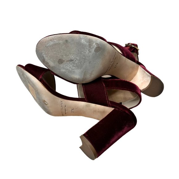 Manolo Blahnik Red Velvet Heels - Picture 5 of 6